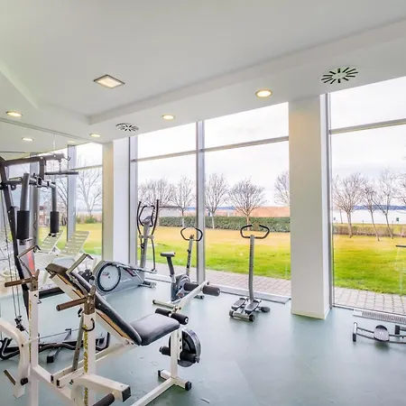 Myflat Club 218 Aquavista Wellness Apartment