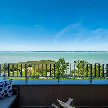Myflat Club 218 Aquavista Wellness Apartament *